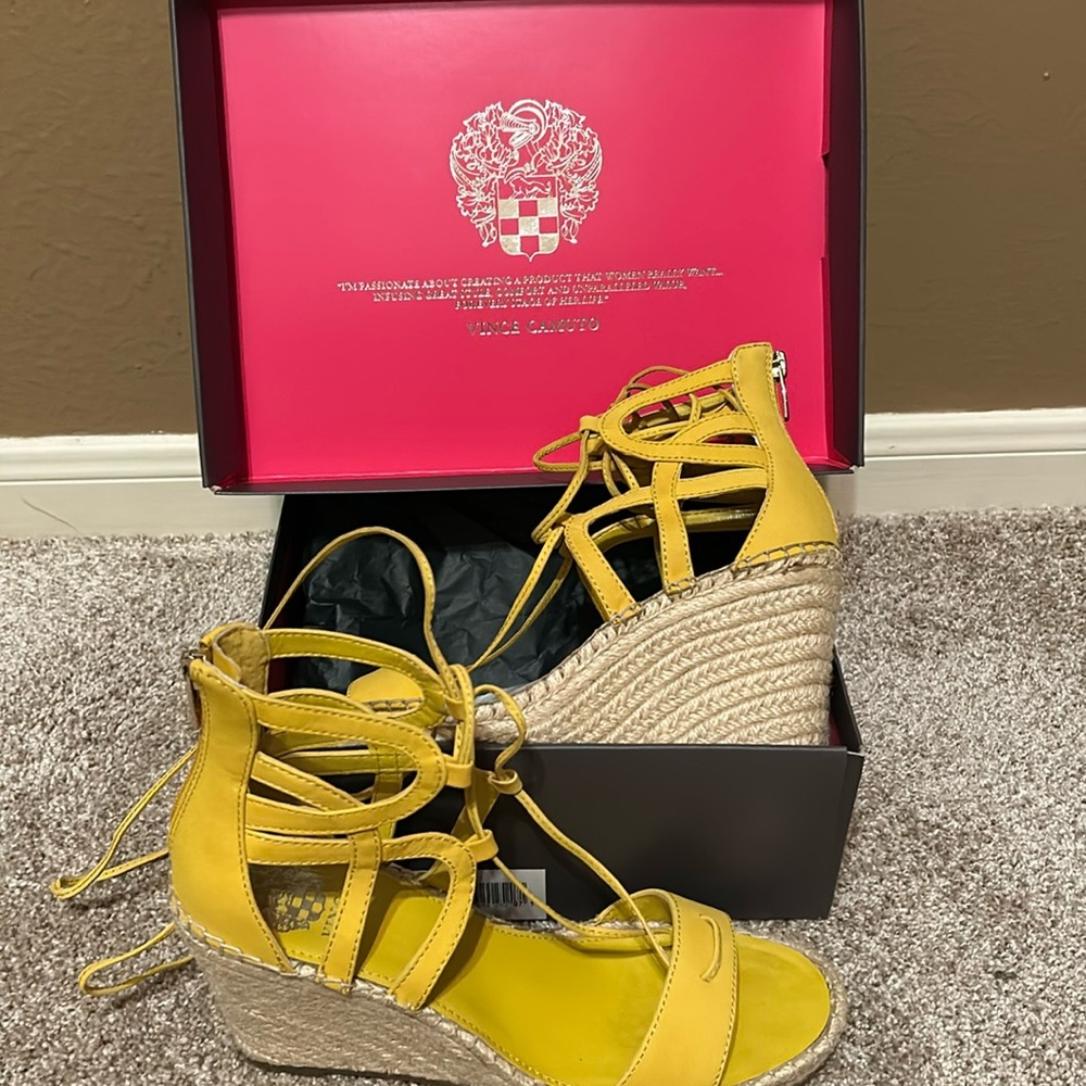 Vince Camuto Ankle Strap Wedges Sz 9 1/2M